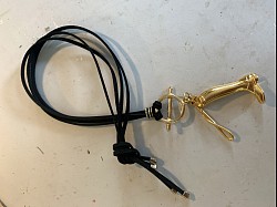 Pendentif Etrier et plaque argent et bracelet cuir/suédine assorti